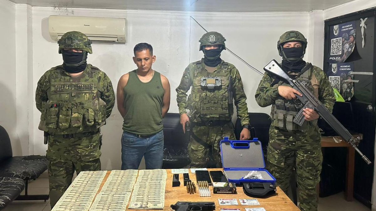Un hombre que se hacía pasar por miembro de las Fuerzas Armadas fue detenido durante un operativo