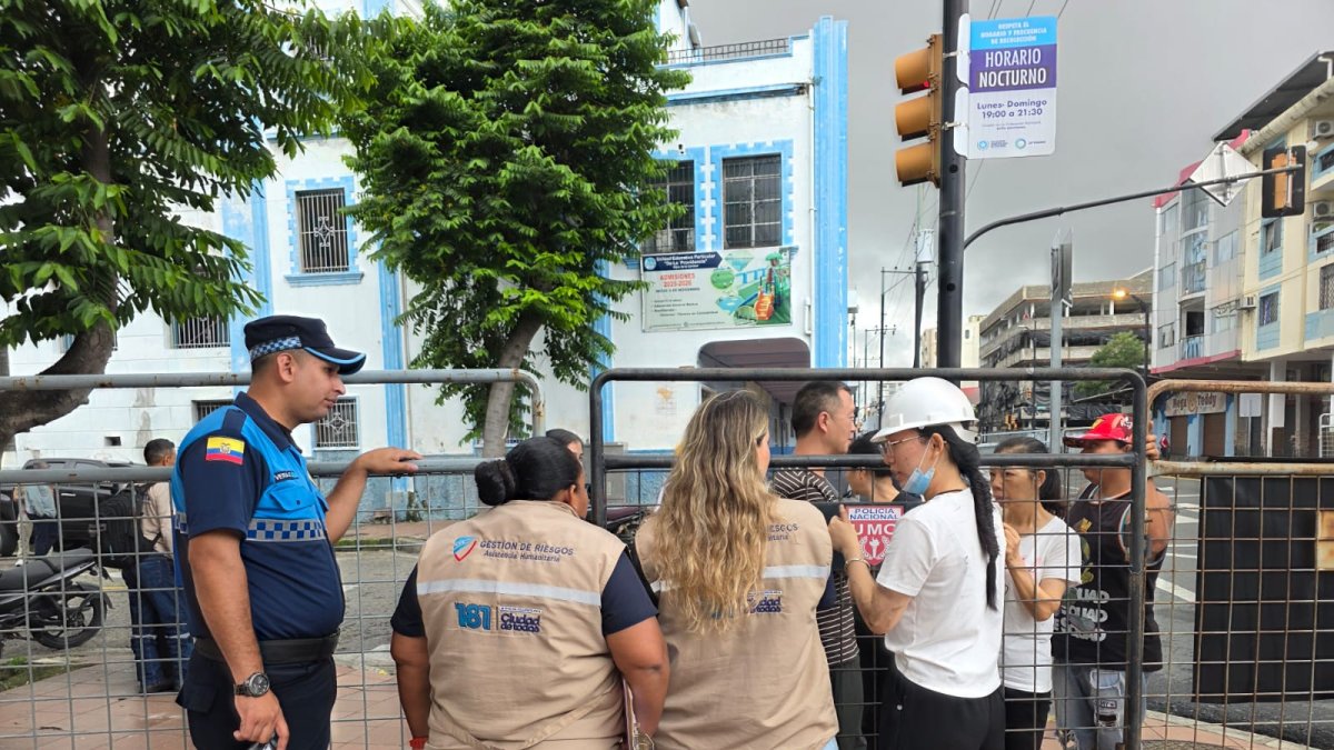 Operativo en el Multicomercio dejó la detención de tres ciudadanos chinos con $165.000