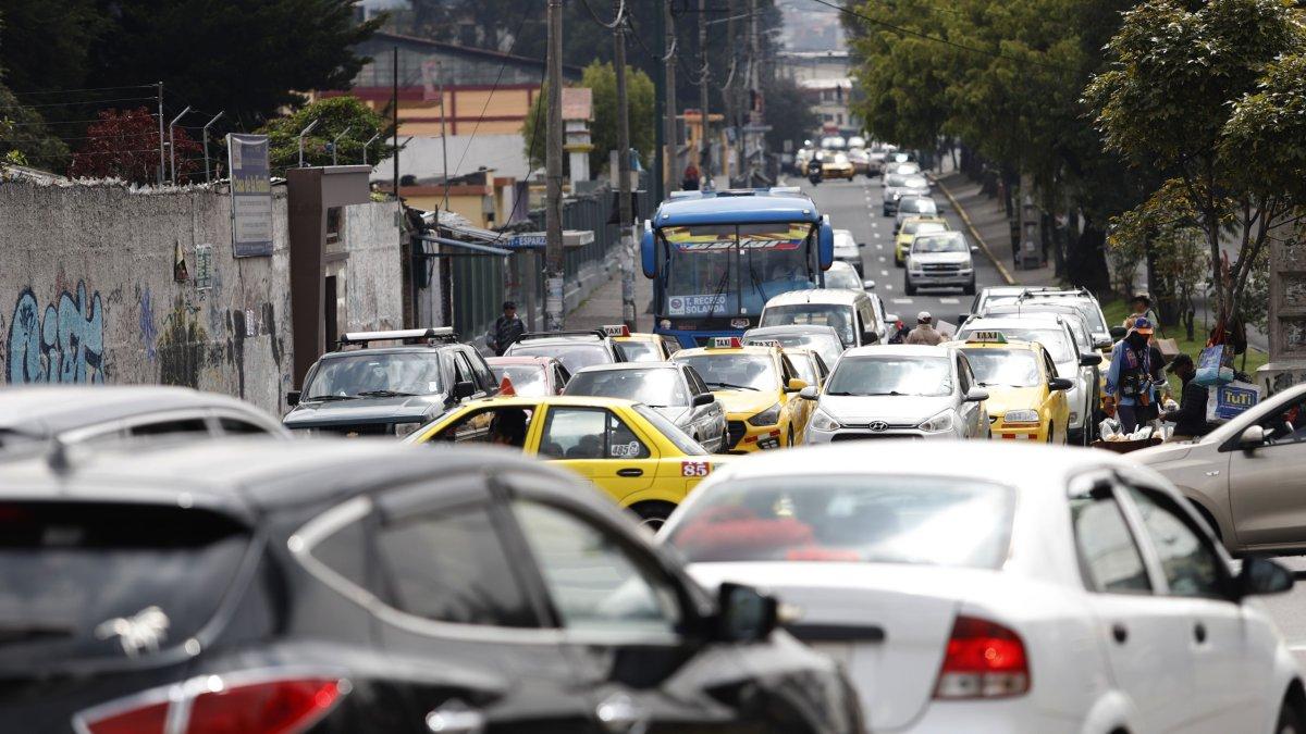 La Secretaría de Movilidad, continúa con la reestructuración de rutas y frecuencias que busca mejorar la conexión de barrios en Quito.