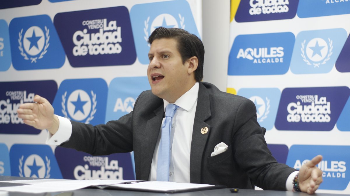 César Poveda Valdivieso, como coordinador jurídico del Municipio de Guayaquil, fue vocero en temas polémicos.