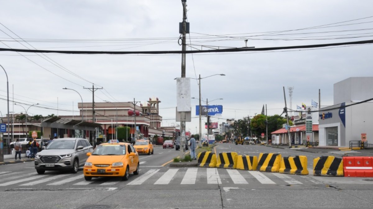 Los trabajos viales en la avenida Rodolfo Baquerizo Nazur, en La Alborada, se extenderán al menos hasta febrero del 2027.