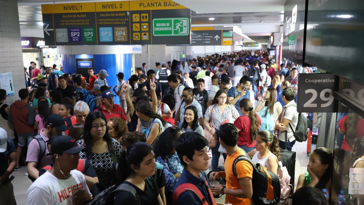 Referencial. Durante los feriados la terminal concentra alta demanda de viajeros. 