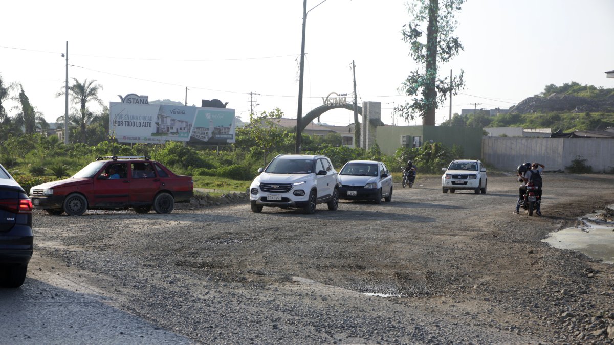 Olvido. Algunas zonas reclaman no haber recibido atención. Vecinos piden que se intervenga el tramo entre Villa Club y La Joya, una vía en pésimas condiciones.