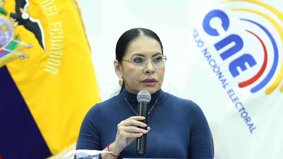 Diana Atamaint preside el Consejo Nacional Electoral.