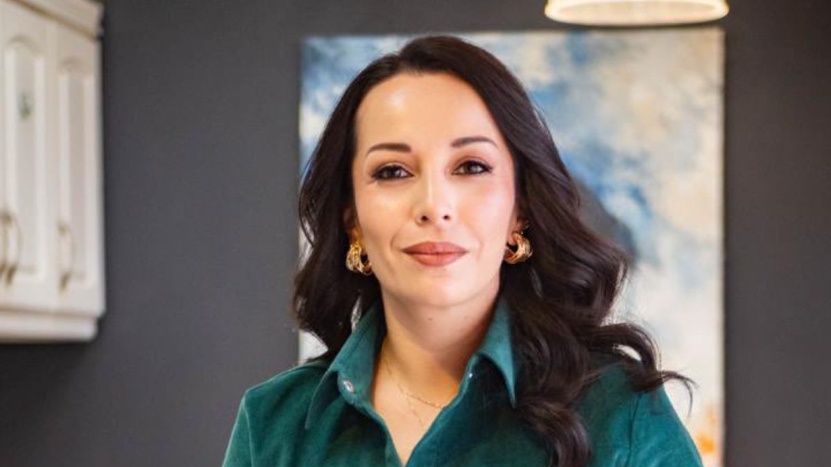 Verónica Arias, parlamentaria andina, difundió un pronunciamiento sobre el proceso electoral en un video de X.