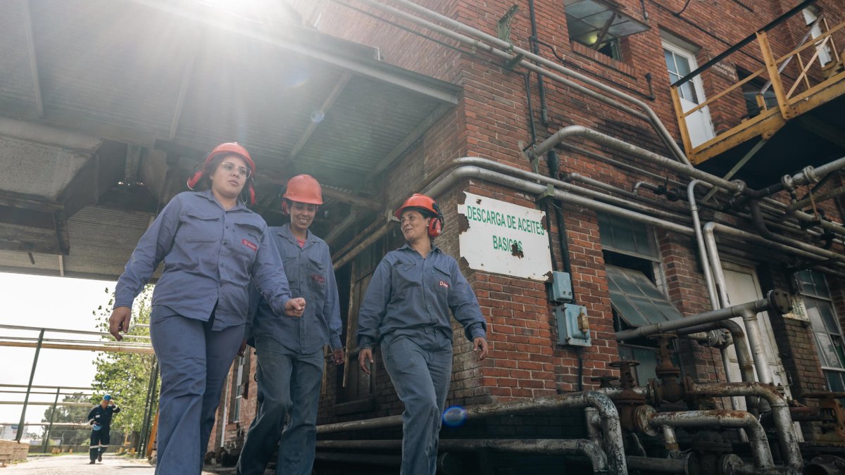 Trabajadoras argentinas en jornada laboral.