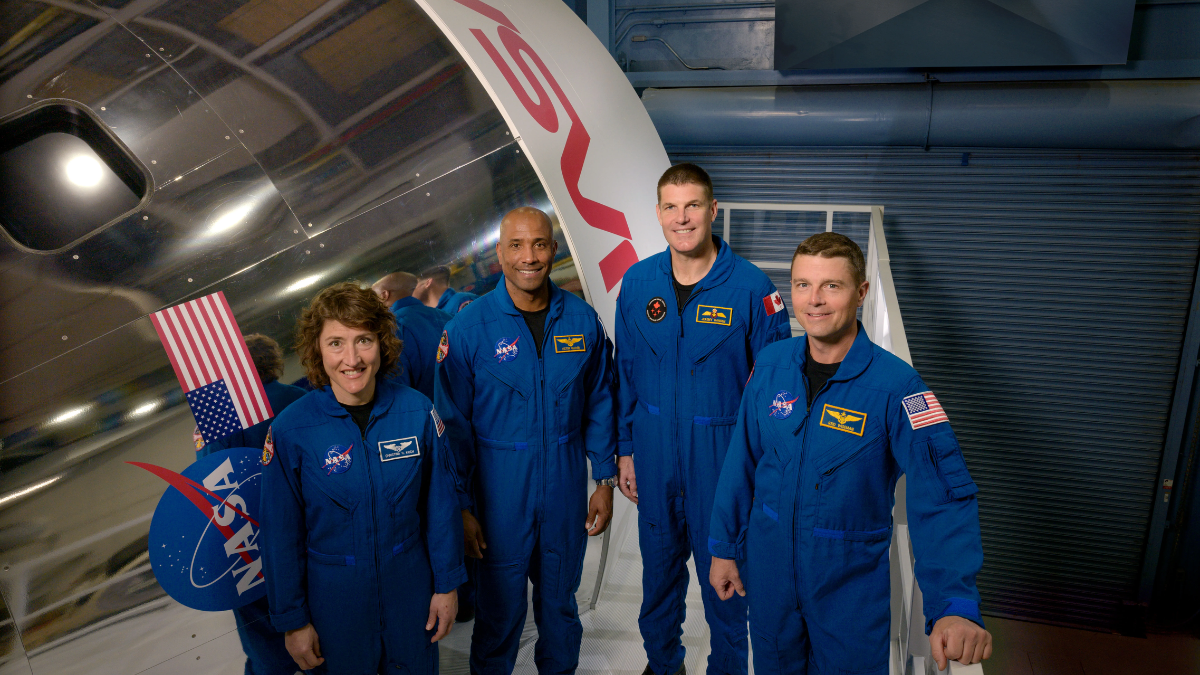 Los astronautas Victor Glover, Reid Wiseman, Christina Koch y Jeremy Hansen van a convertirse en los primeros seres humanos en viajar hacia la Luna después de más de cincuenta años.