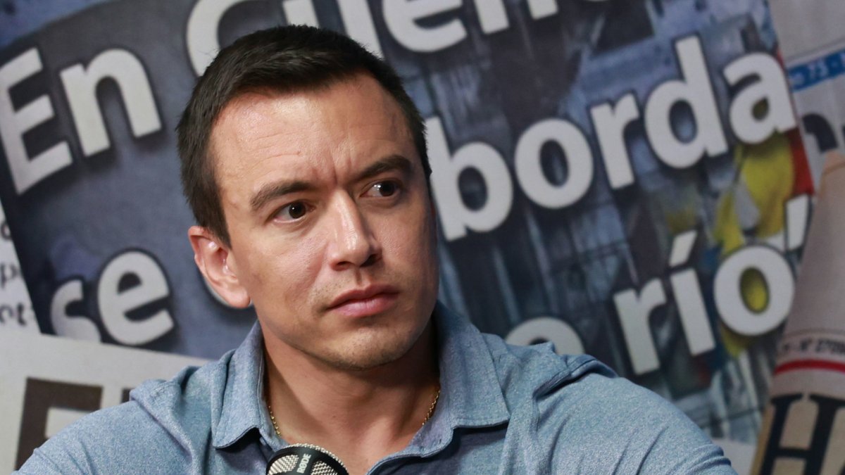 Daniel Noboa estuvo en Cuenca. Foto durante la entrevista en la ciudad.