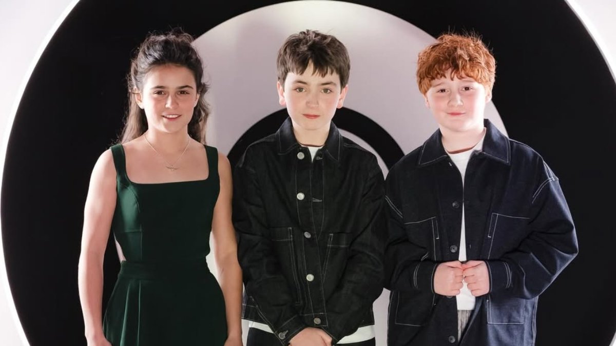 El nuevo trío de oro está encabezado por Dominic McLaughlin como Harry, Alastair Stout como Ron y Arabella Stanton como Hermione