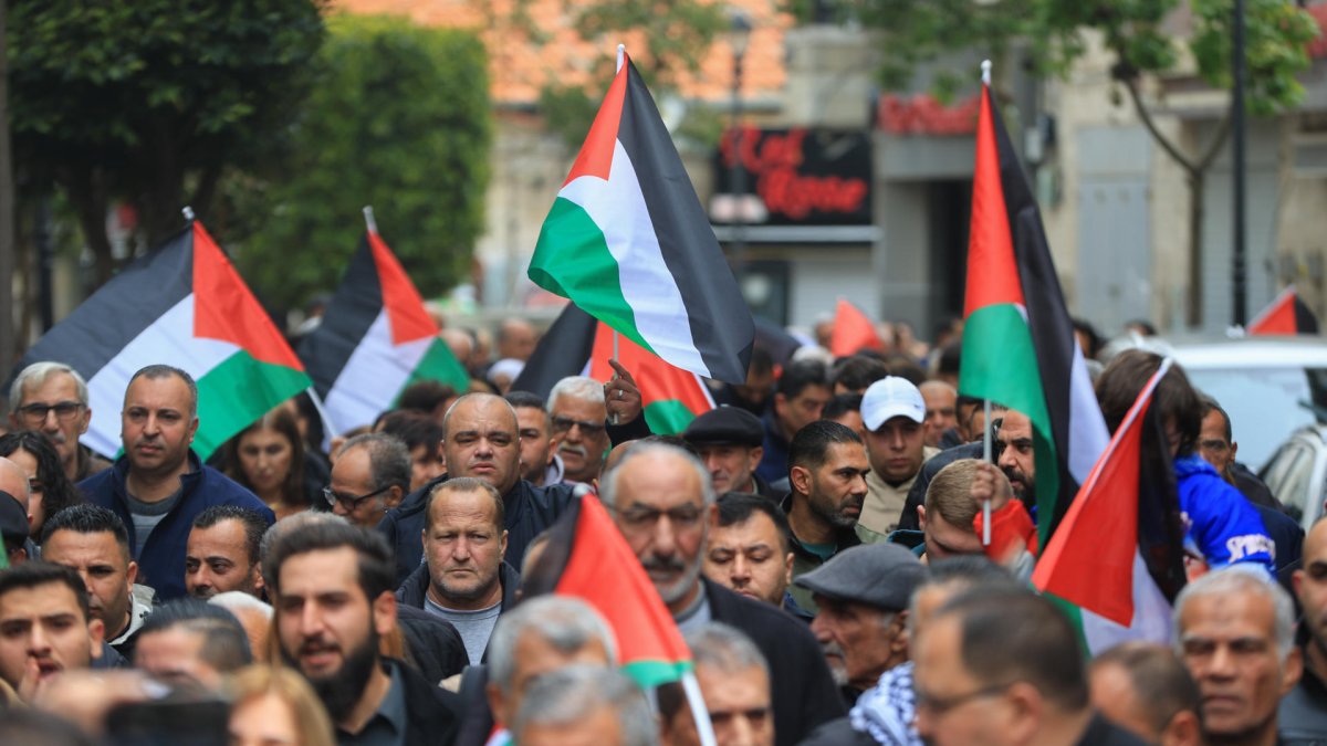 Protesta en Ramala, Cisjordania, contra la ley que establece la pena de muerte por horca para palestinos acusados por Israel de terrorismo.