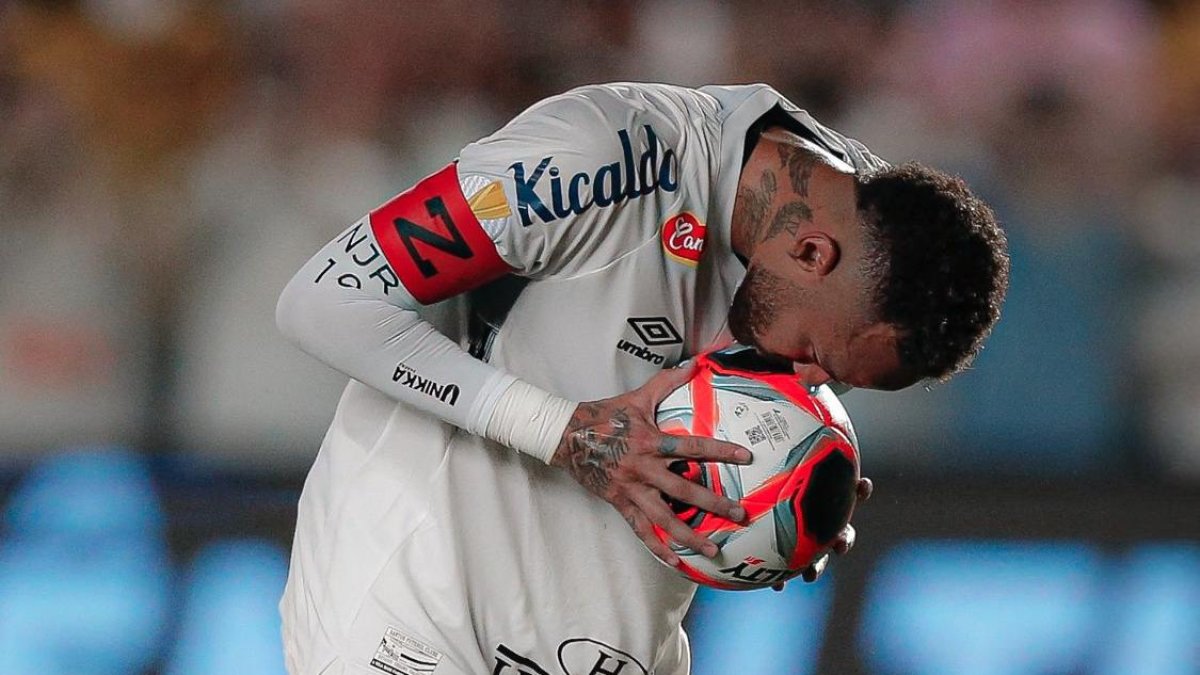 Neymar es la figura de Santos en el Brasileirao.