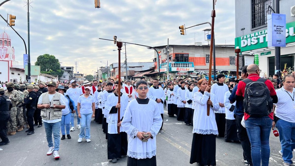 La procesión inició a las 07:00 desde el Santuario Cristo del Consuelo.