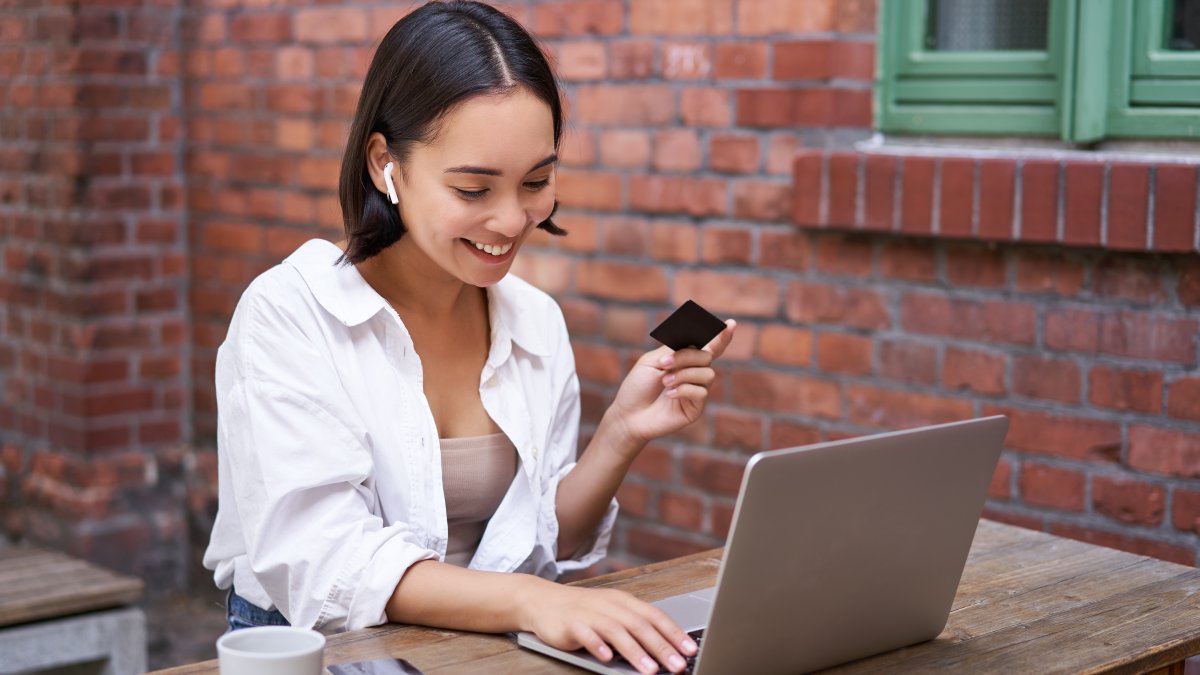 Las contraseñas son las llaves de acceso a su vida digital. Por eso, deben ser fuertes, confidenciales y, sobre todo, difíciles de adivinar.