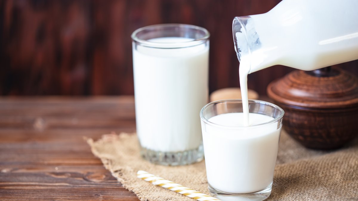 El yogur por ser producto procesado paga el IVA del 15 %.