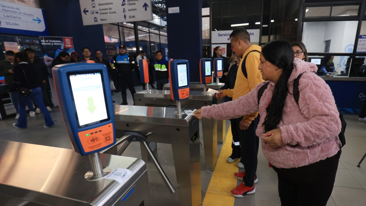 Servicio. La estación El Recreo, en el sur de la ciudad, es una de las seis paradas que ya cuentan con el sistema integrado.