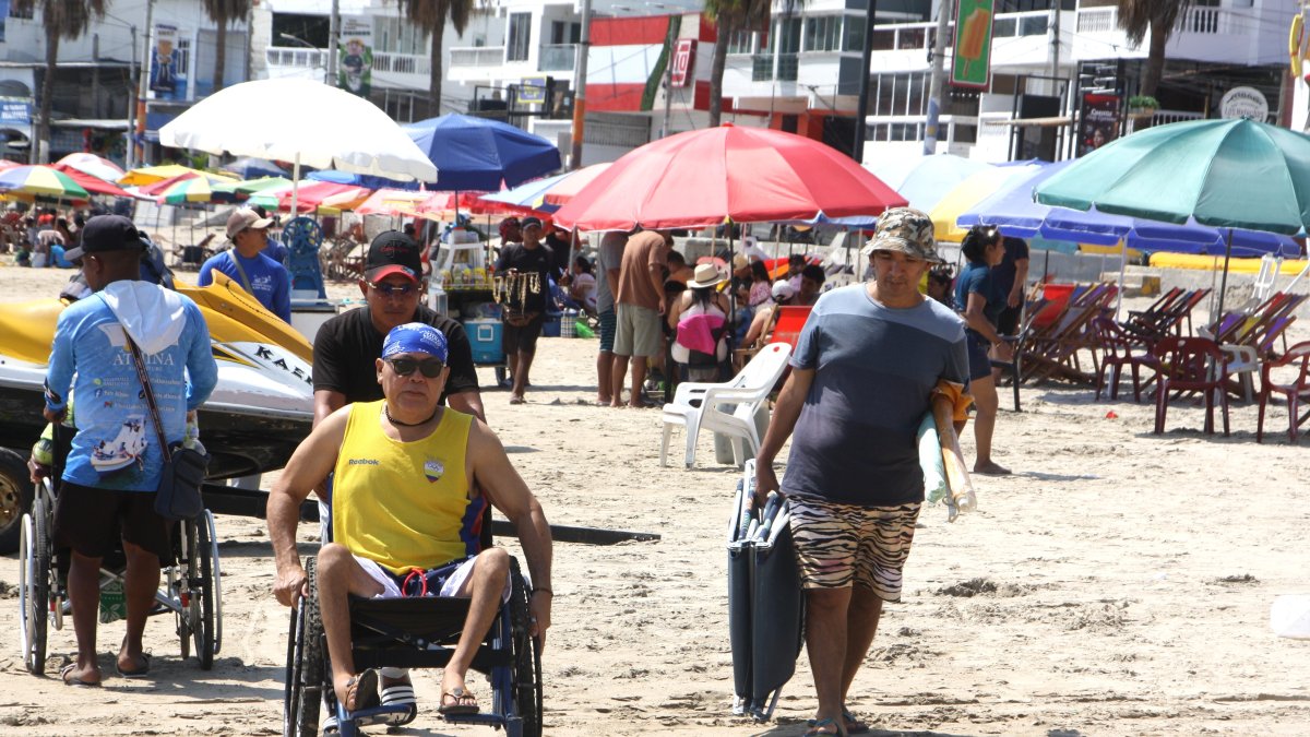 Los turistas han empezado a llegar en gran número a los balnearios peninsulares