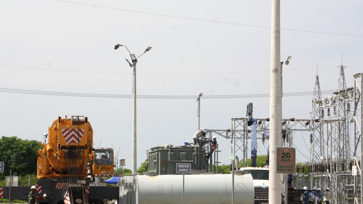 El autransformador para solucionar los problemas eléctricos en Santa Elena ya se encuentra en territorio peninsular
