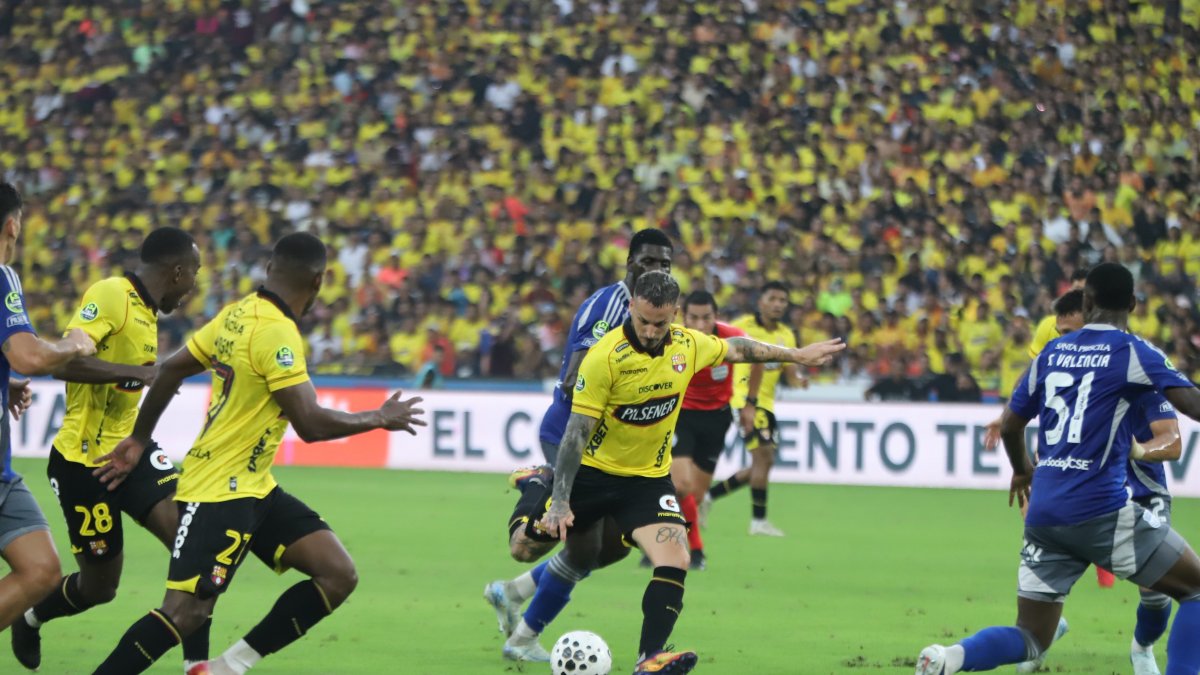 Barcelona SC buscar acercarse al líder Independiente del Valle.