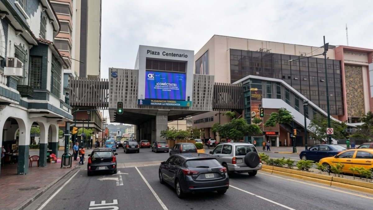 La detención del supuesto delincuente ocurrió en Quito y 9 de Octubre, en el centro de Guayaquil.