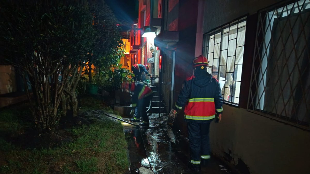 En Calderón y San Antonio hubo acumulación de agua.