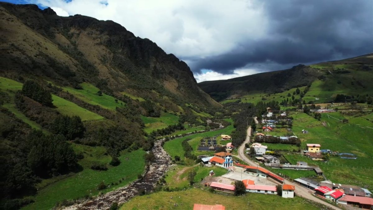Construcción de proyecto hidroeléctrico en zonas altas de San Joaquín y Baños divide criterios.
