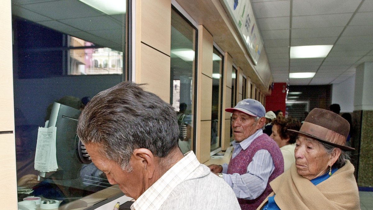 El cobro del bono de Desarrollo Hmano.