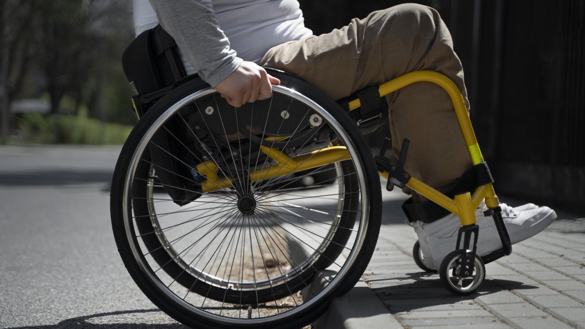 Referencia. Quito implementará taxis accesibles para personas en silla de ruedas tras la aprobación de una nueva ordenanza de movilidad inclusiva.