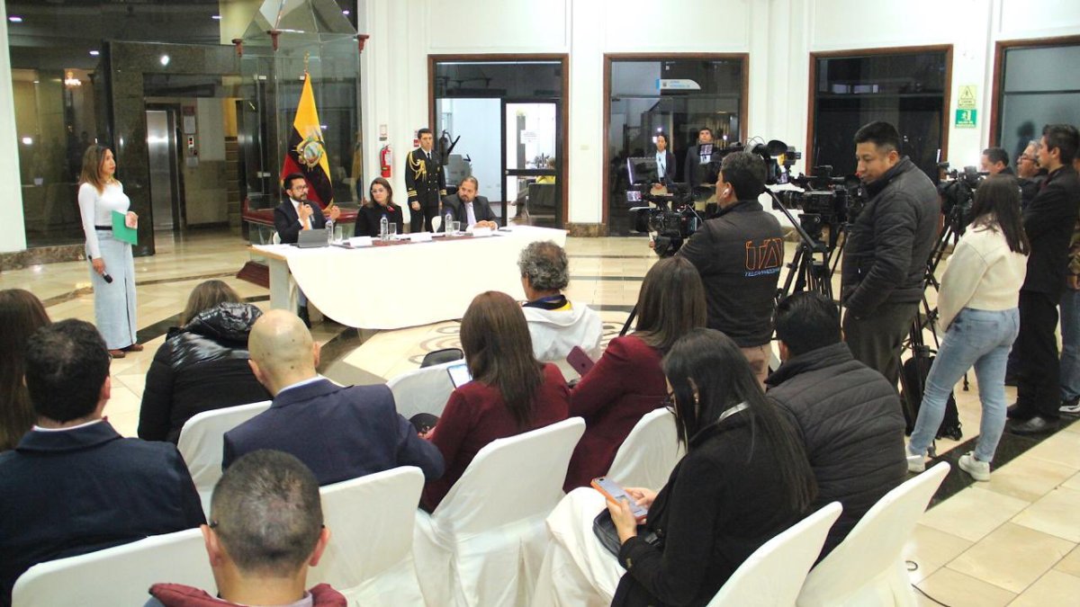 Una de las ruedas de prensa organizada por el Ministerio de Salud Pública del Ecuador.
