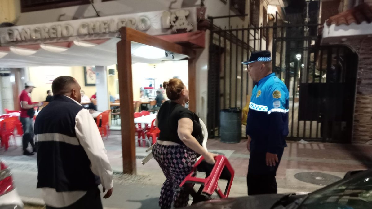 Segura EP volvió al sitio a despejar la vía pública.