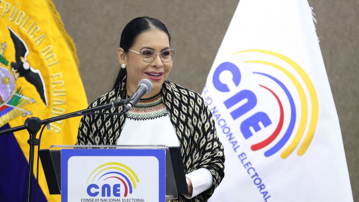 Diana Atamaint asegura que el CNE adelantó las elecciones para noviembre por el fenómeno de El Niño, pero otros países no tienen previsto ese evento climático.