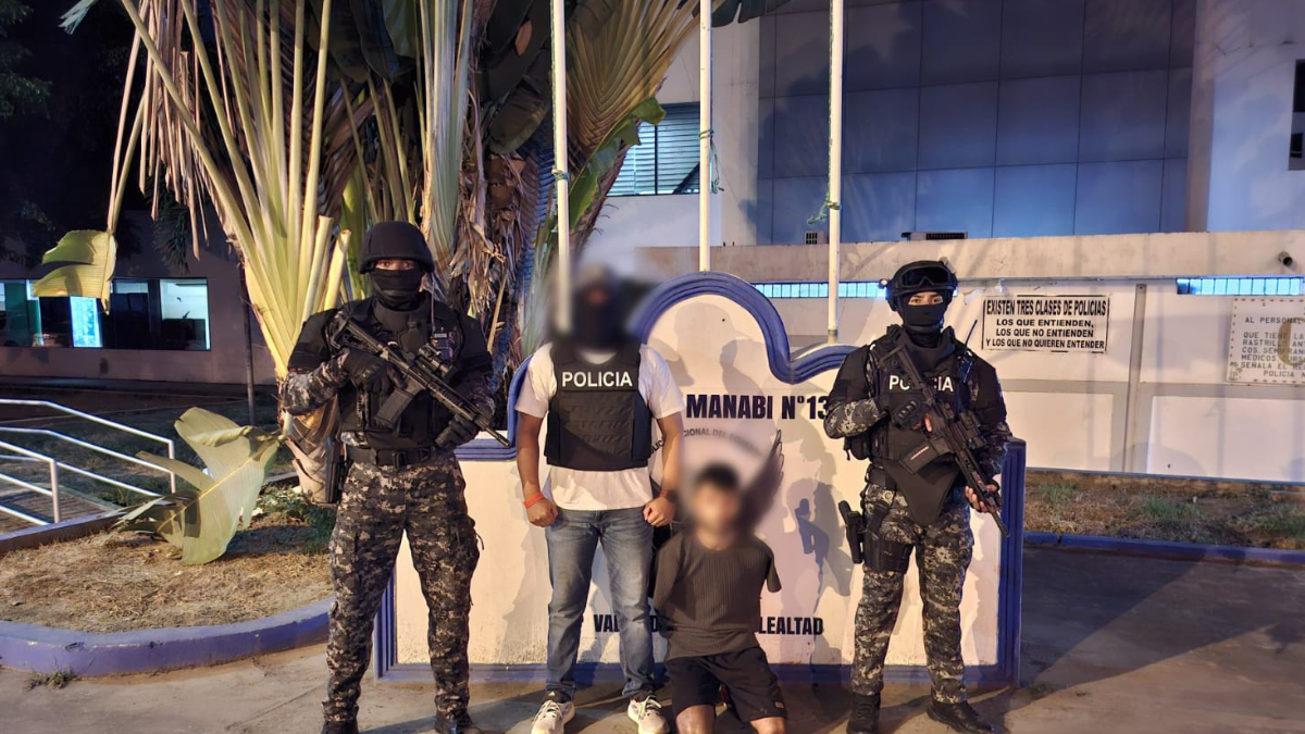 Operativo policial en Manabí, donde fue detenido alias Rojo por presuntos vínculos con la organización Los Choneros.
