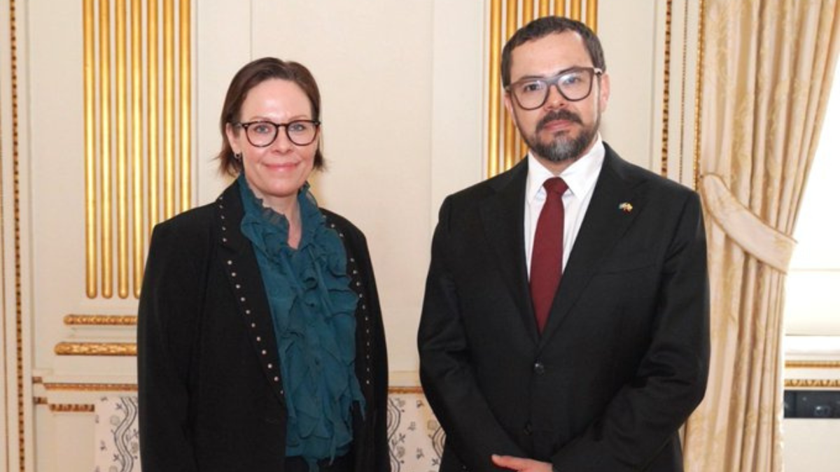 Inty Grønneberg, embajador de Ecuador en Suecia, con Maria Malmer Stenergard, ministra de Asuntos Exteriores de Suecia.