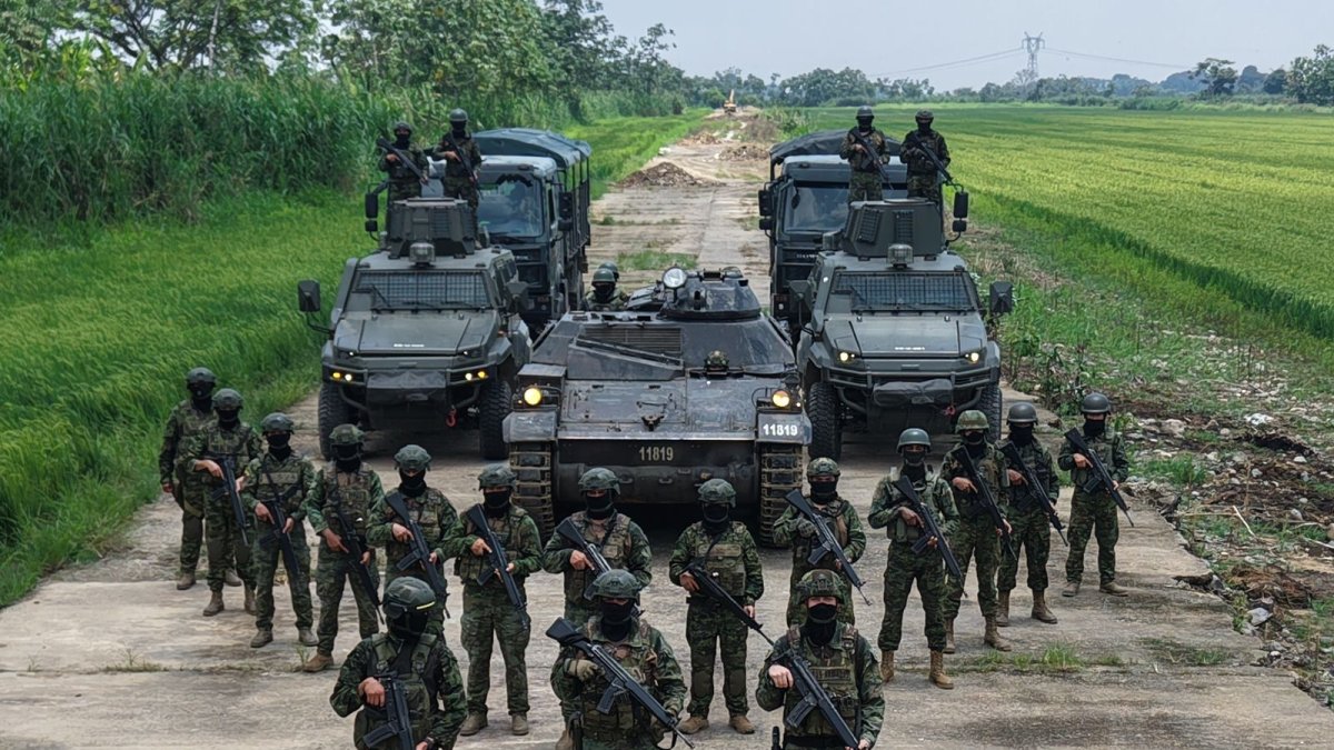 Militares y policías están desplegados en nueve provincias de Ecuador.