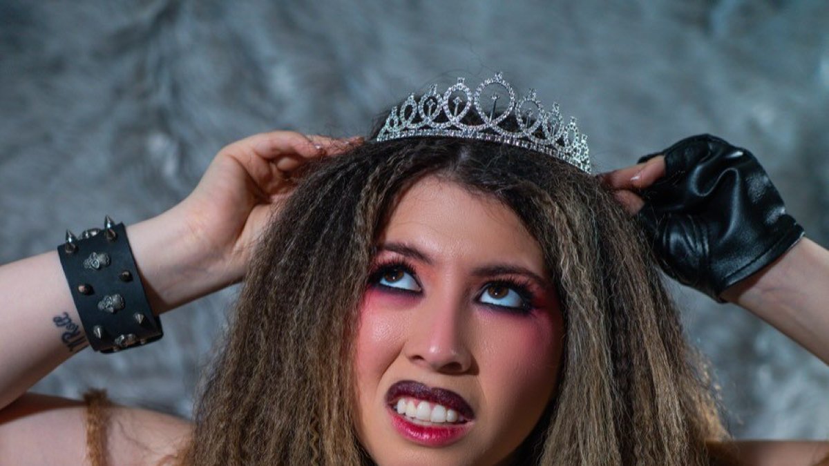 La cantante e influencer Ariadna Torres, conocida como La Chica Match, lanza el nuevo tema, en formato de pop rock.