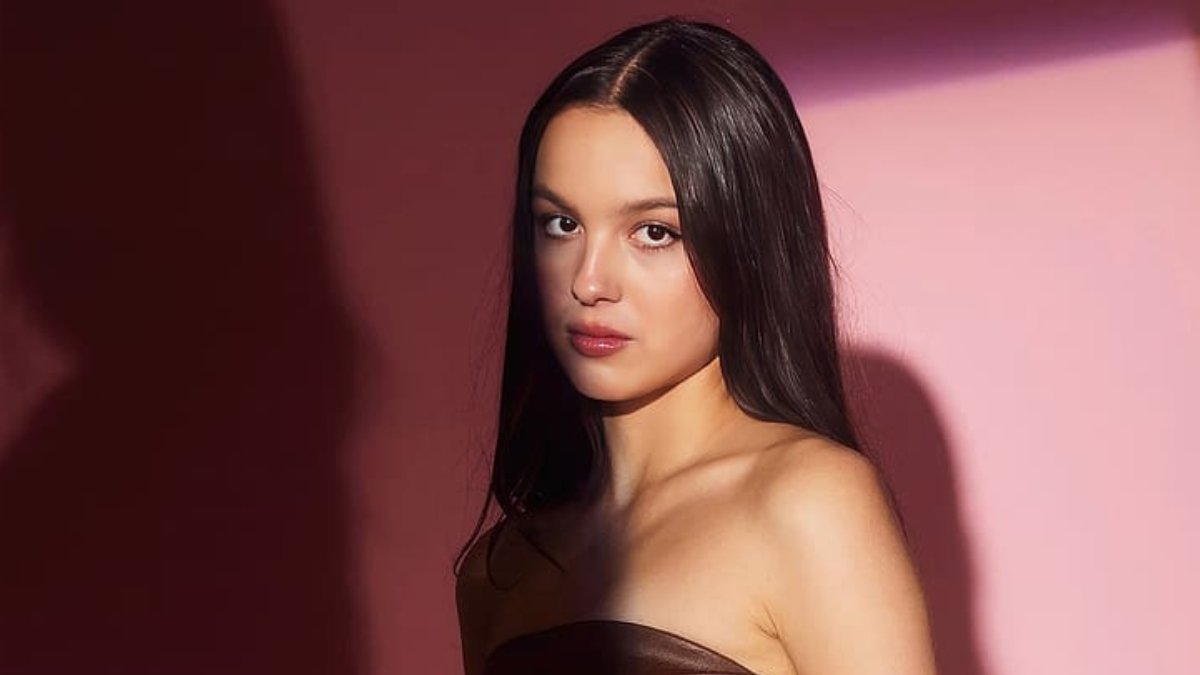 Su sencillo Drivers License  se convirtió en una de las baladas en inglés más vendidas de 2021