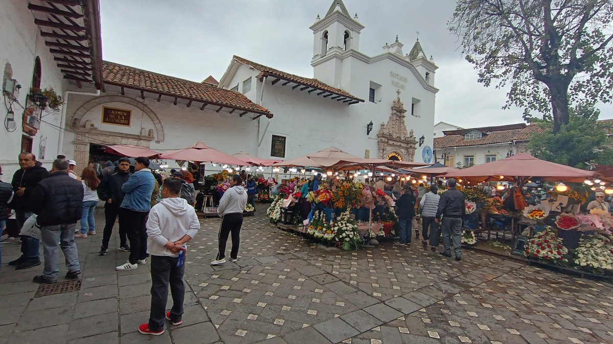 Visitantes de diversas partes del país llegaron a Cuenca durante el primer día del feriado de Semana Santa.