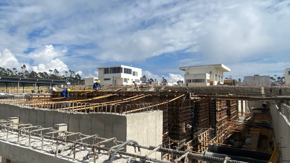 La Planta de Agua Calderón avanza al 80% y abastecerá a cerca de 500 mil habitantes.