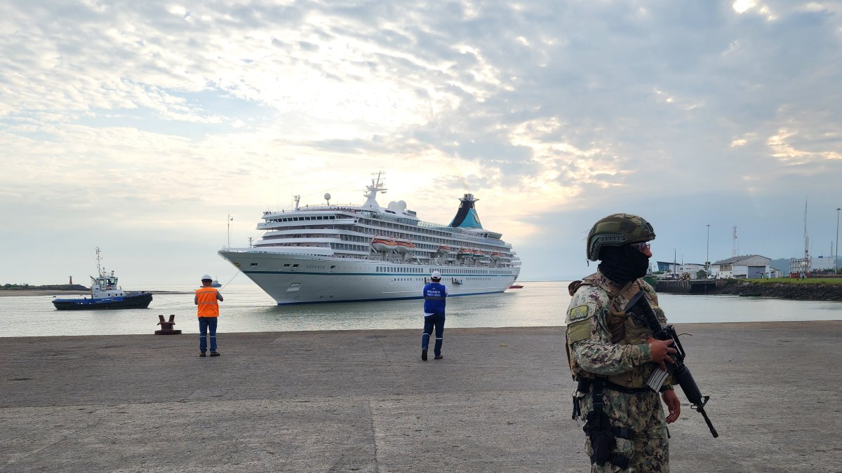 Un fuerte operativo de seguridad acompañó a los turistas.