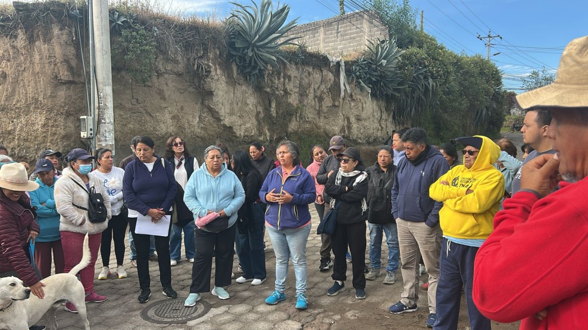 Puembo. Moradores exigen servicio tras varios días sin suministro de agua.
