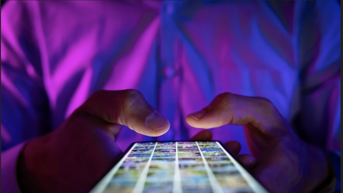 Redes como Facebook, YouTube, Instagram y TikTok redefinieron la manera de informarse y entretenerse.