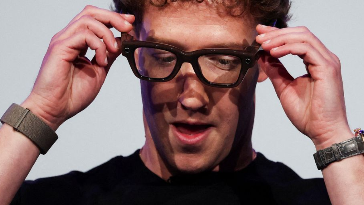 Mark Zuckerberg con la generación pasada de las gafas Ray-Ban, durante su presentación en el Meta Connect.