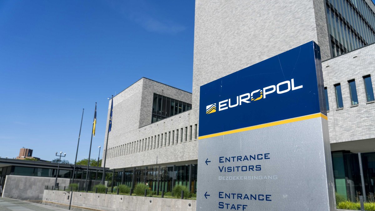 Vista exterior de la sede de Europol en La Haya, Países Bajos.