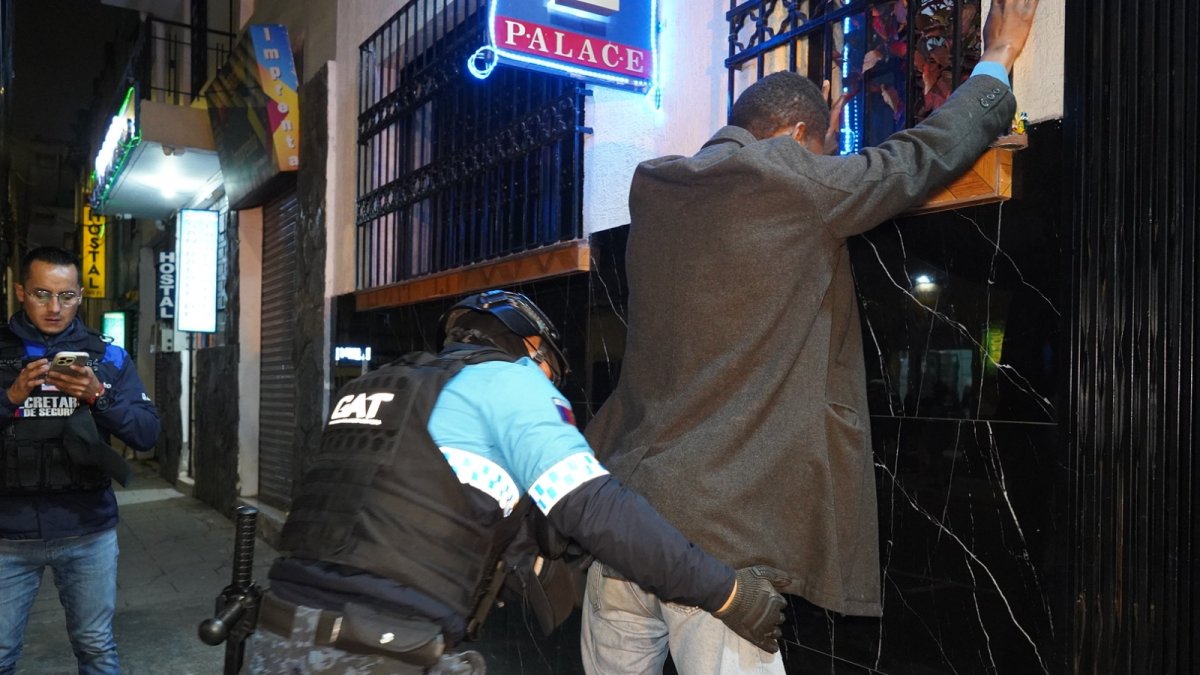 En los operativos se revisaron a personas y negocios del sur y centro de Quito.