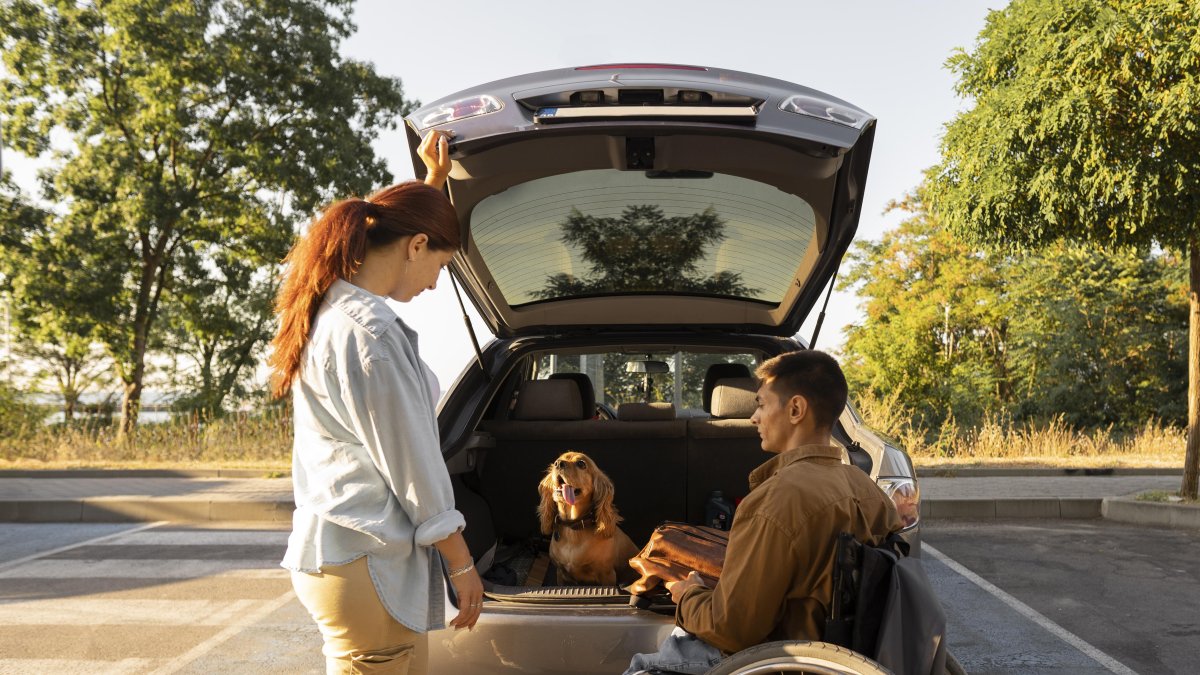 Nueva ordenanza en Quito permitirá circular sin restricción a vehículos vinculados al cuidado de personas con discapacidad.