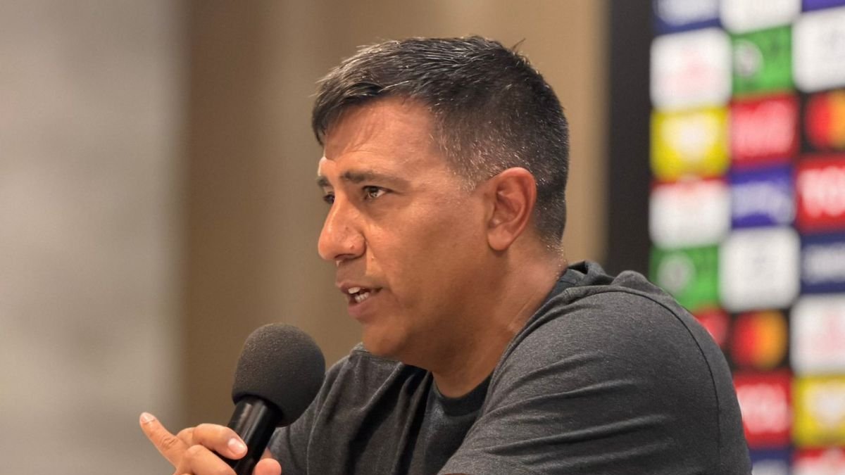 Farías frena la euforia y enfoca a Barcelona SC en el duelo clave contra Cruzeiro.