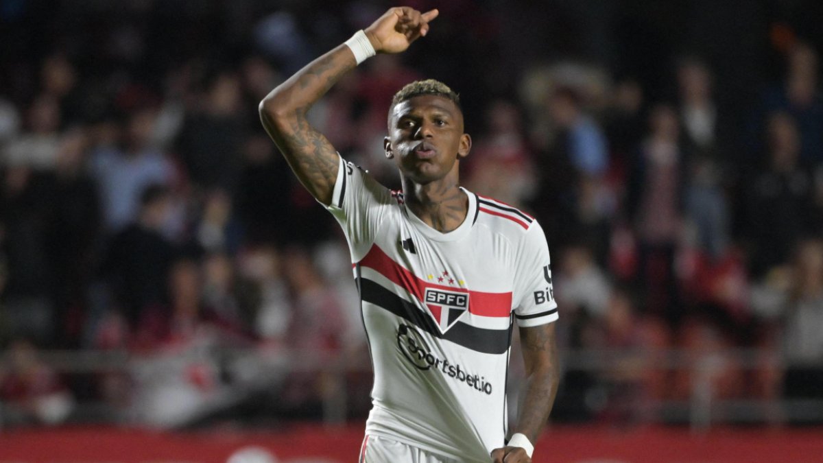 El defensor Robert Arboleda es uno de los más destacados en Brasil