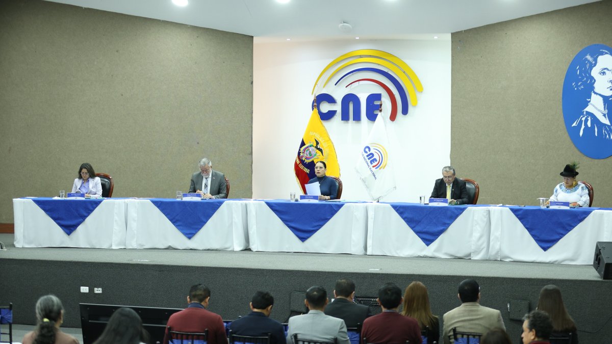 El CNE decidió notificar a la Corte Constitucional la propuest corregida sobre la enmienda sobre el CPCCS.