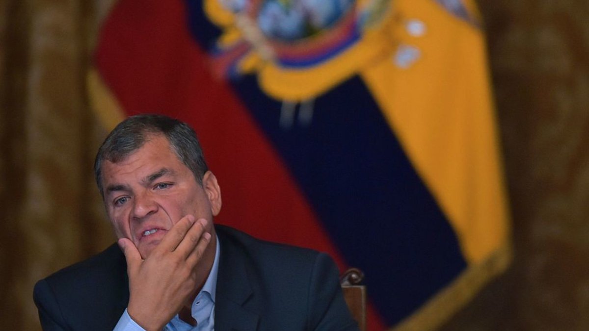 Correa duda de de los motivos personales de Aguiñaga.