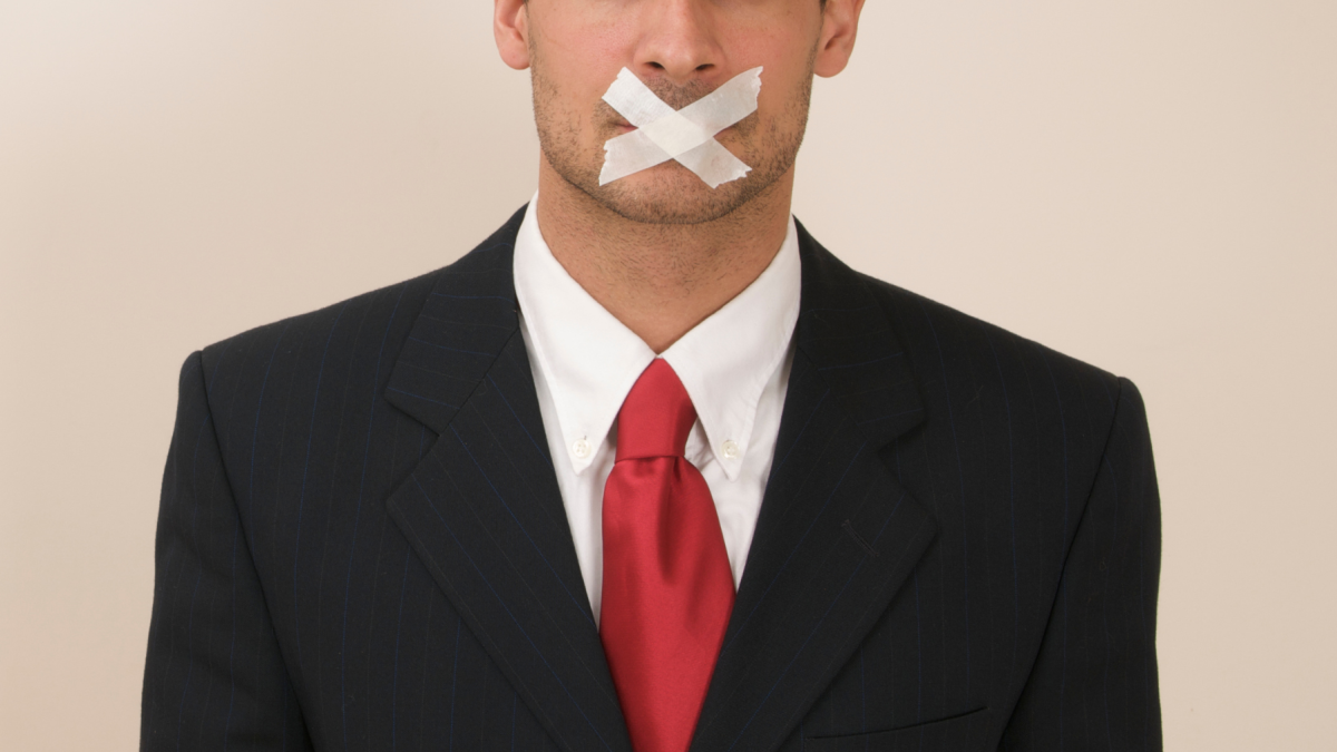 El debate entre opinión pública y opinión publicada refleja tensiones actuales sobre libertad de expresión y el rol de las mayorías.