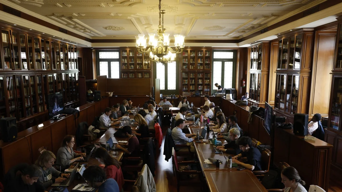 La primera jornada del juicio contra el exministro de Transportes español José Luis Ábalos (que no aparece en la imagen) se desarrolla en el Tribunal Supremo de Madrid, el 7 de abril de 2026.